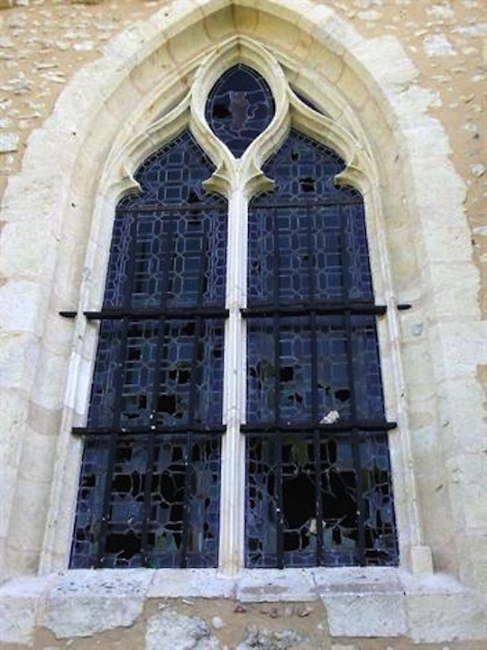 Chiesa francese vandalizzata