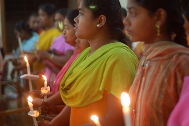Cristiani indiani in preghiera