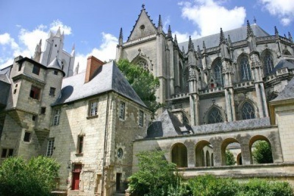 7532900-cattedrale-di-saint-pierre-nantes-francia