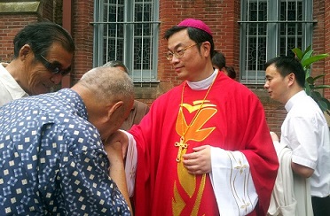 Ecco come il comunismo crocifigge i cattolici, oggi. Storia del vescovo cinese Ma Daqin!