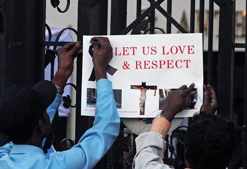 Acs: in 10 Paesi è “persecuzione estrema” contro i cristiani!