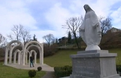 Francia, i giudici fanno rimuovere una statua della Madonna!