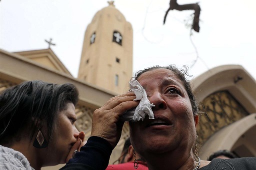 Egitto. Attacco a due chiese copte, decine di morti. Il Papa: Dio converta i cuori!
