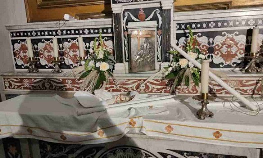 Scempio a Sant’Agata, profanata e devastata la chiesa. Non è più un caso